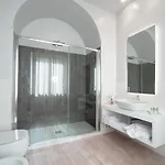Isola Polvese Hotel