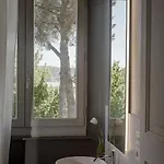 Isola Polvese Hotel