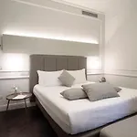 Isola Polvese Hotel