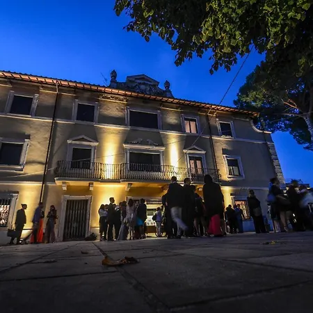 Isola Polvese Hotel 3*