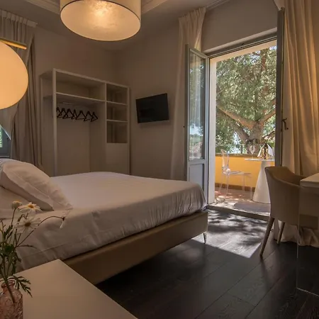 Isola Polvese Szálloda 3*
