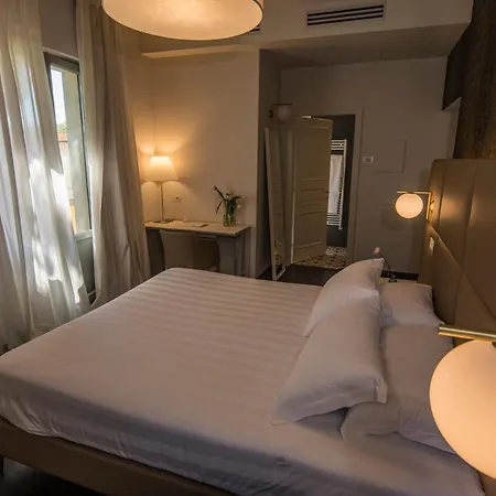 Isola Polvese Hotel 3*