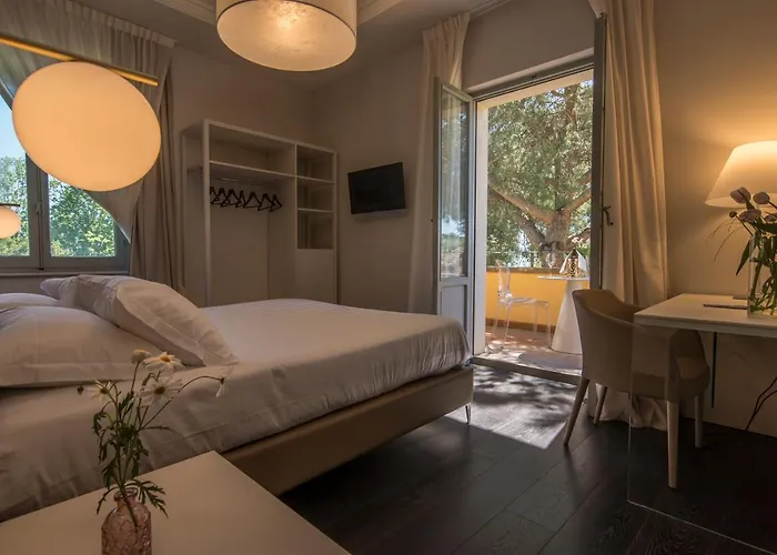 Isola Polvese Hotel 3*