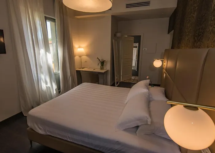 Isola Polvese Hotel 3*