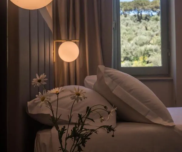 Isola Polvese Hotel 3*