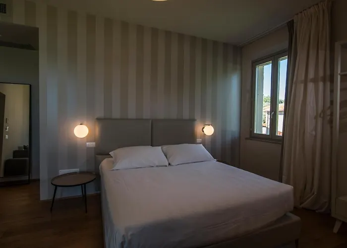 Isola Polvese Hotel 3*