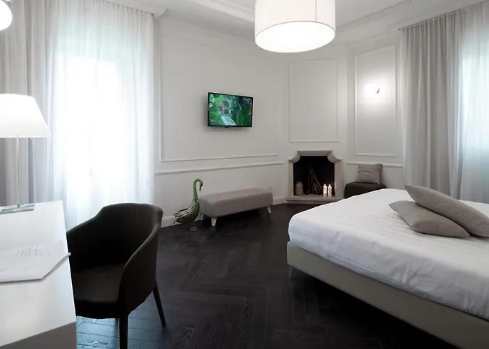 Hotel Isola Polvese 3*